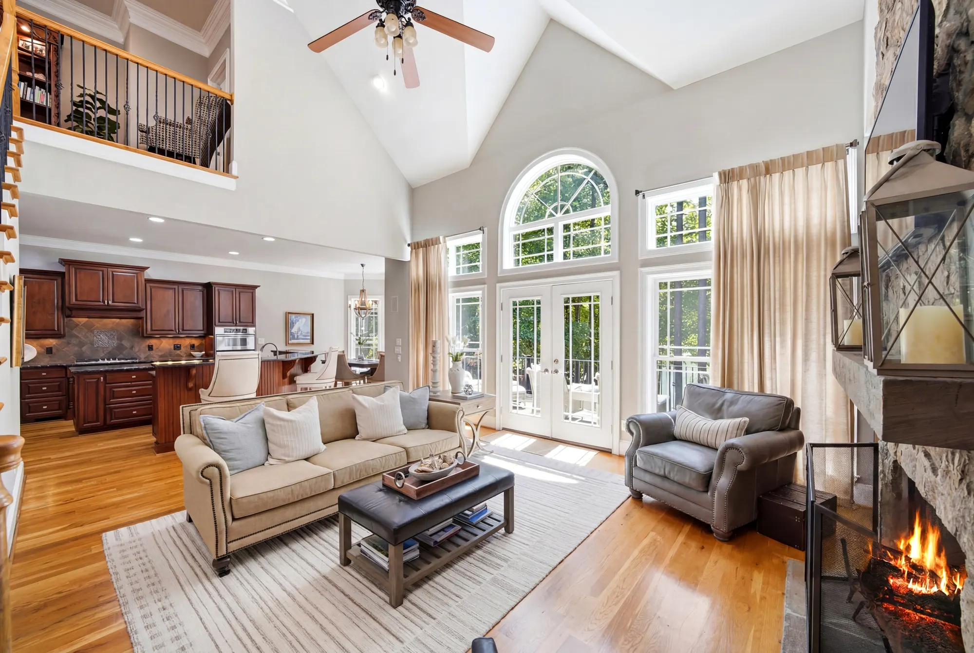 Vaulted Living Room — real estate photography