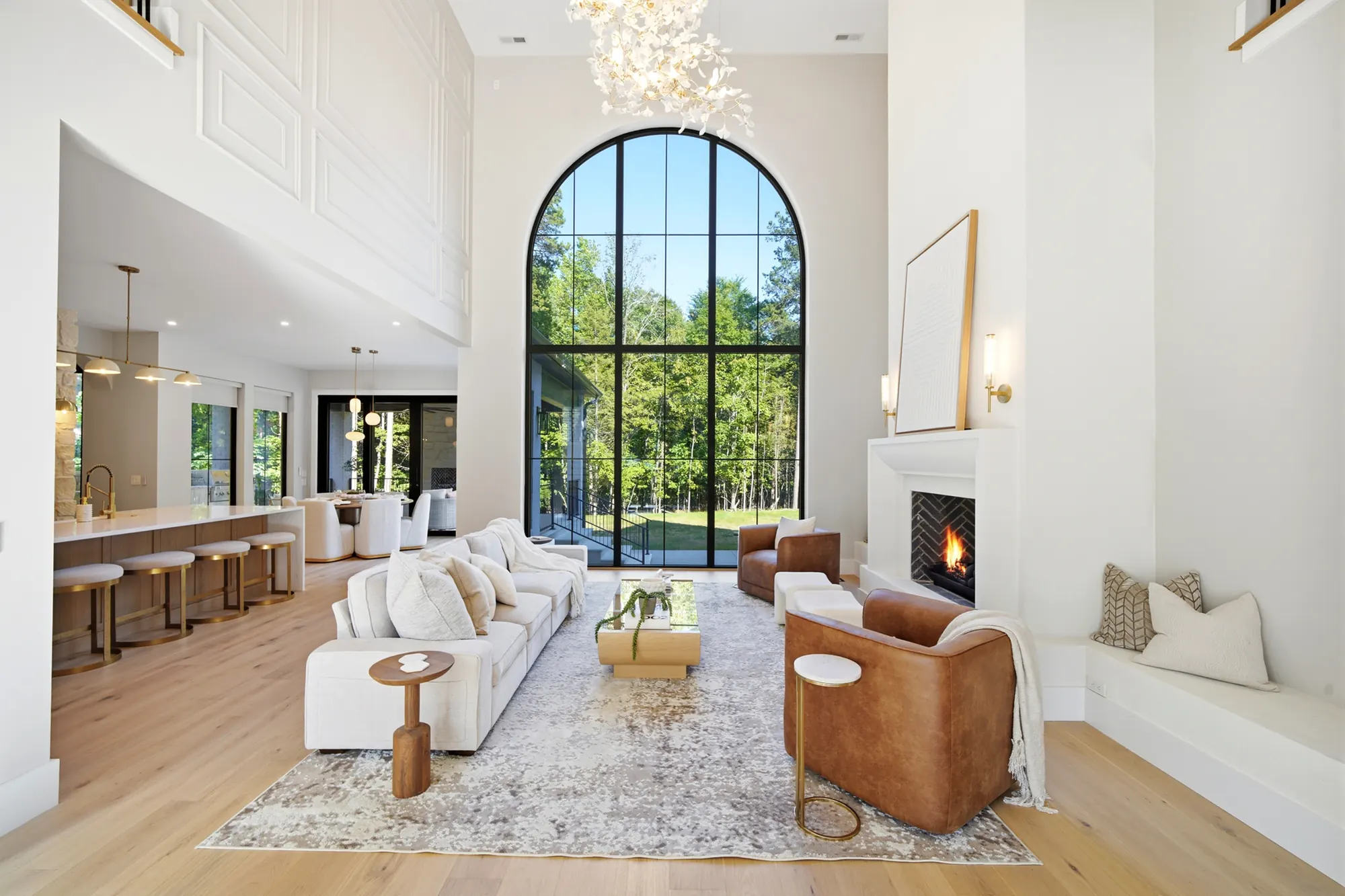 Arched Window Living Room — real estate photography